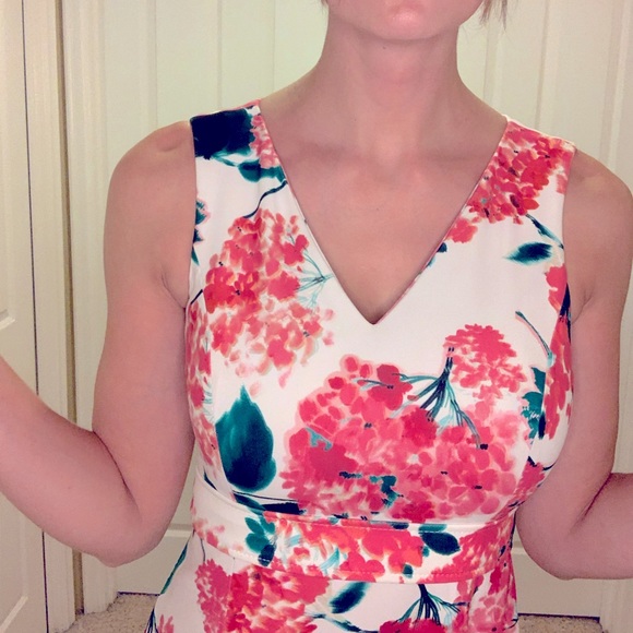 Calvin Klein Dress with pink hydrangeas print - Picture 10 of 10